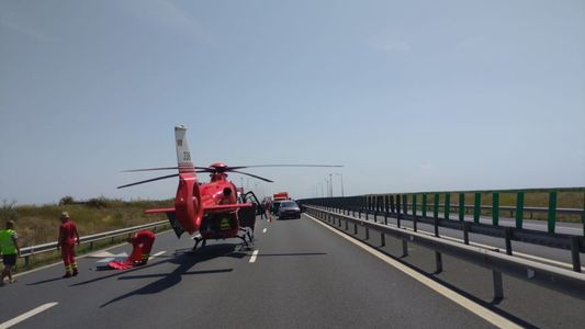 Timiş: 8 persoane, între care 5 copii, implicate într-un accident rutier pe autostrada A1/ A intervenit elicopterul SMURD - FOTO
