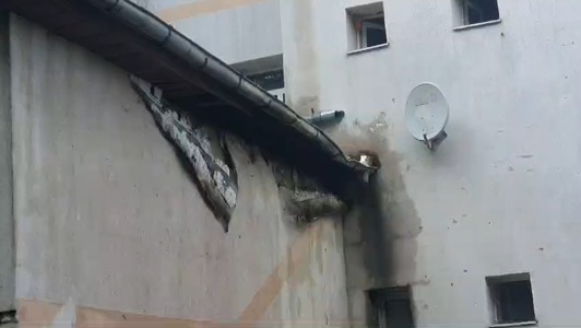 Suceava: Rezidenţii Centrului de Recuperare şi Reabilitare Neuropsihiatrică Sasca Mică, evacuaţi din cauza unui incendiu. Focul, provocat de fumatul în loz nepermis - VIDEO
