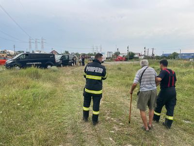 Locomotiva unui tren de călători a luat foc, în apropiere de Oradea/ Călătorii, evacuaţi