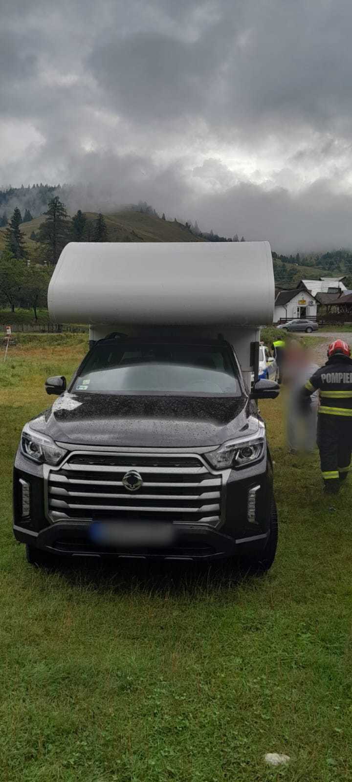 Suceava: Două persoane, rănite după o explozie la o rulotă/ Deflagraţia, în urma acumulării de gaze provenite de la o butelie de voiaj