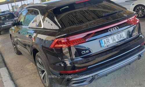 Limuzină de 40.000 de euro, căutată de autorităţile din Italia, depistată la intrarea în România, la Arad

