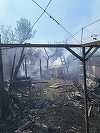 Incendiu de proporţii într-o gospodărie din judeţul Galaţi / Focul s-a extins şi la a doua proprietate / Mai multe butelii au explodat - FOTO
