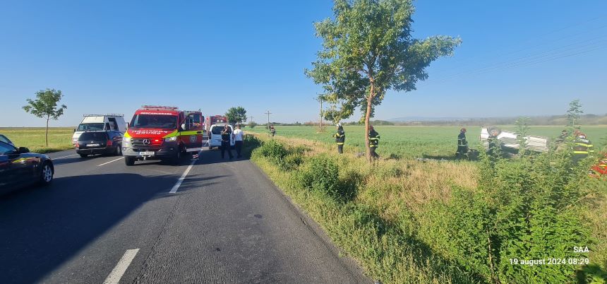 UPDATE - Buzău - Cinci răniţi, doi fiind în stare gravă, în urma unui accident produs pe DN2/ Unul dintre răniţi, şoferul de 19 ani al autovehiculului implicat, a decedat - FOTO