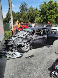 Cinci răniţi, într-un accident rutier produs pe drumul naţional 72, între Ploieşti şi Târgovişte - FOTO
