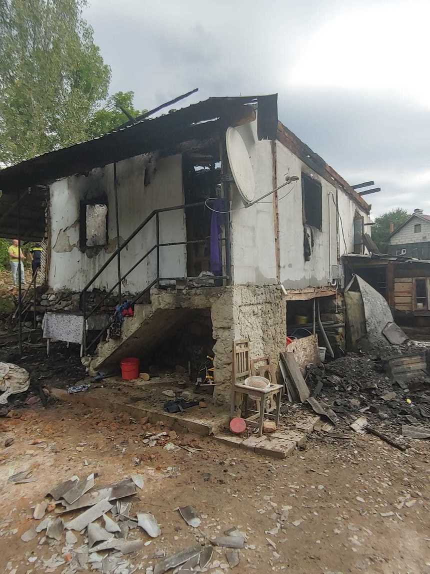 Incendiu cu victime, în localitatea Vaideeni din judeţul Vâlcea. Un copil a fost găsit carbonizat 
