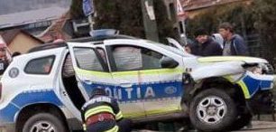 UPDATE - Maşină de poliţie, implicată în accident pe DN 2, în judeţul Vrancea  / Circulaţia este perturbată / O persoană a fost rănită 