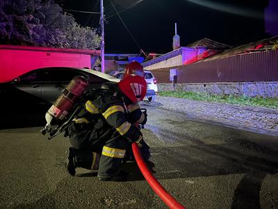 Conductă de gaz spartă în centrul municipiului Tulcea / Intervin pompierii şi echipele furnizorului