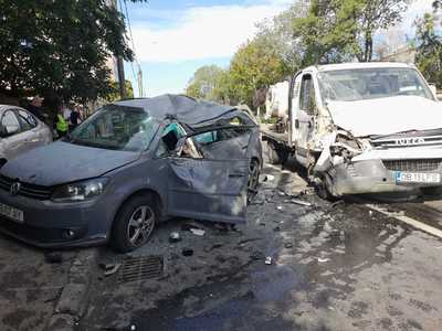 Accident cu patru maşini, pe Şoseaua Fundeni din Capitală – Două persoane au fost rănite / Circulaţia în zonă, dirijată de poliţişti - FOTO