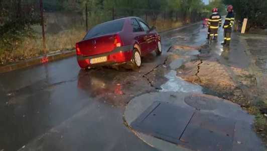 Carosabil surpat în Chiajna, o maşină fiind blocată