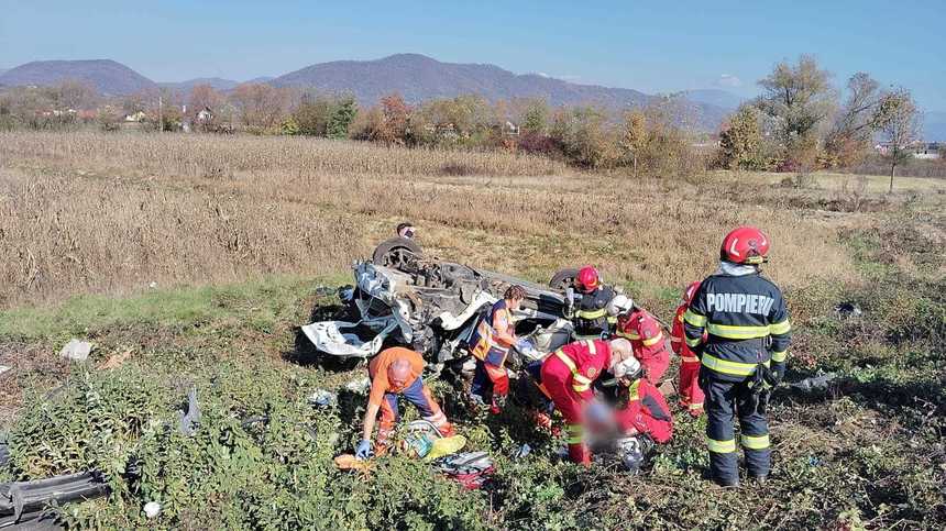 Accident feroviar în judeţul Maramureş -  O femeie şi un bărbat au murit, după ce maşina în care se aflau a fost lovită de un tren la o trecere la nivel peste calea ferată