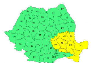 Meteorologii anunţă ploi, vânt şi precipitaţii / Vremea se răceşte semnificativ / Ninsori în zonele de munte, unde se va depune strat de zăpadă de 20 de centimetri - HARTA