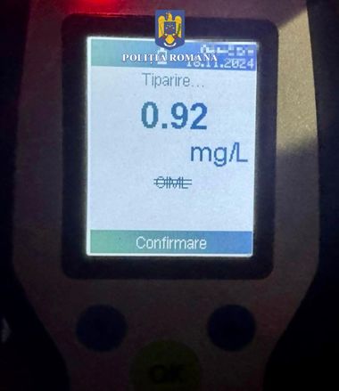 Focuri de armă în Târgovişte, pentru oprirea unui tânăr de 21 de ani care a furat o maşină / A fost imobilizat şi s-a constatat că mirosea a alcool, verificările arătând o concentraţie de 0,92 mg/l alcool pur în aerul expirat