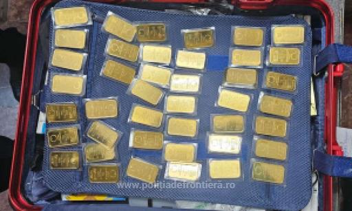 Zeci de lingouri de aur, nedeclarate, găsite în bagajele unui bărbat, pe Aeroportul Timişoara/ Valoarea aurului depăşeşte un milion de lei