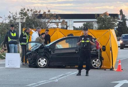 Român acuzat că şi-a înjunghiat mortal partenera pe o stradă din Insulele Baleare, în prezenţa fiicei lor de doi ani. Agresorul, care avea ordin de restricţie şi brăţară electronică, a încercat să fugă, dar a fost prins de poliţişti