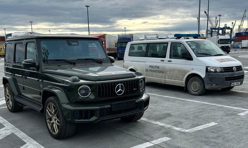 Un autoturism de lux, în valoare de un milion de lei, căutat de autorităţile din Polonia, descoperit de poliţiştii de frontieră în Portul Constanţa / Maşina se afla în posesia unui cetăţean din Kârgâstan şi urma să fie exportată în Turcia - FOTO
