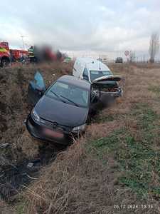 Prahova: Zece persoane, implicate într-un accident rutier produs în apropiere de Ploieşti -FOTO 
