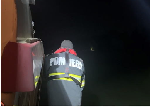UPDATE - Ambarcaţiune a IPJ Tulcea, implicată într-un accident naval pe Canalul Sfântu Gheorghe/ Un bărbat a murit şi alte trei persoane au fost transportate la spital