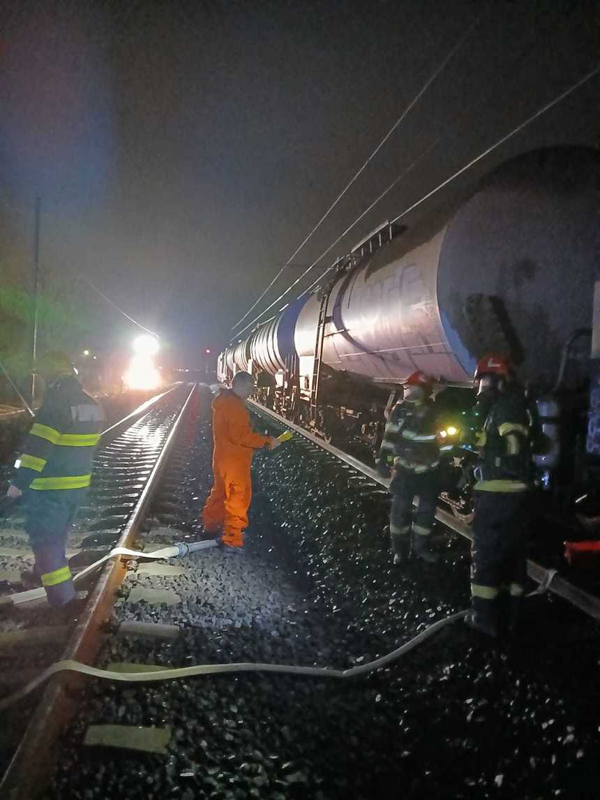 ISU Mureş: Intervenţie a pompierilor în gara Albeşti