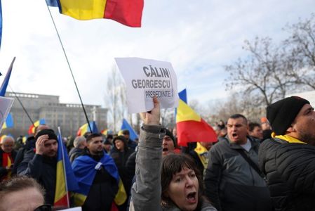 Şapte amenzi la protestul din Bucureşti, trei fiind pentru efectuarea de zboruri neautorizate cu drone / Jandarmii au făcut o sesizare pentru distrugere

