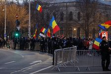 Jandarmeria anunţă că, în timp ce oamenii se adunau la mitingul din Capitală, au fost observate persoane cu bagaje voluminoase sau care aveau asupra lor cuţite, briceag sau substanţe interzise / Acte de sesizare penală 