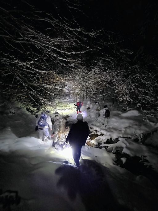Salvamont Maramureş - Doi cetăţeni ucrainieni au cerut ajutor pentru a fi recuperaţi de pe munte / Intervenţie şi în cazul a trei pesoane aflate în zonă cu zăpadă mare şi cu risc de avalanşă 