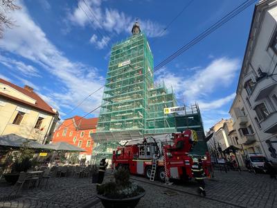 Un bărbat a căzut de la întălţime, în timp ce lucra la o biserică din Cluj-Napoca