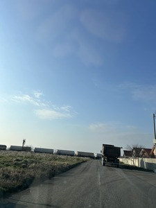 Constanţa: Două osii ale unui vagon de marfă au sărit de pe linii / Garnirura are 28 de vagoane tip cisternă - FOTO