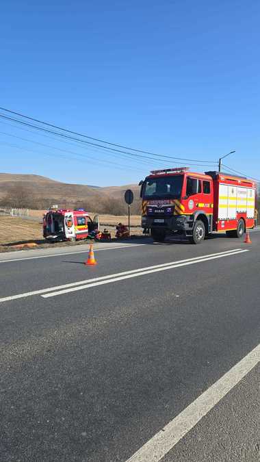 Copil de 10 ani, inconştient după ce a fost lovit de o maşină în judeţul Cluj