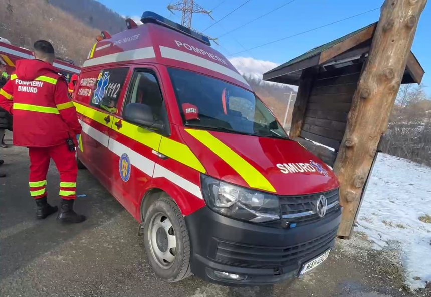 UPDATE Doi copii cu vârste de doi şi trei ani au căzut într-o baltă din apropierea râului Târnava/ Fetiţele au fost scoase în stop cardio-respirator de un pompier aflat în timpul liber/ Cele două minore vor fi transportate la UPU SMURD Târgu Mureş