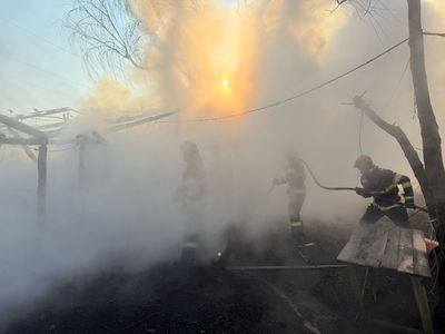 Galaţi: Bărbat rănit într-un incendiu care i-a cuprins locuinţa / O butelie a explodat - FOTO / VIDEO

