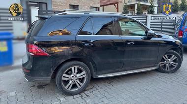 Cluj: Bărbat şi femeie, arestaţi preventiv după ce au recrutat o persoană pe care au obligat-o să muncească la un aprozar/ Între timp, victima a murit, cei doi recrutând o altă persoană pe care au exploatat-o în acelaşi mod