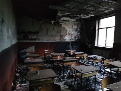 UPDATE - Anchetă la Galaţi pentru identificarea responsabililor de incendierea unei săli de clasă a şcolii din localitatea Malul Alb/ Poliţia a identificat un suspect, un bărbat de 35 de ani - VIDEO