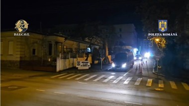 Percheziţii în Olt, Teleorman şi în Bucureşti, într-un dosar penal având ca obiect săvârşirea infracţiunilor  de constituirea unui grup infracţional organizat, camătă şi şantaj / Vizaţi ar fi Bercea Mondialu şi membri ai familiei acestuia