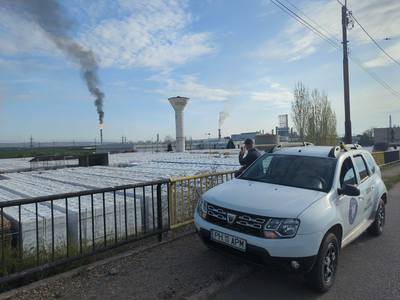 UPDATE - Funcţionarea a două rafinării din Prahova, afectată de o „cădere totală de tensiune în sistemul naţional de distribuţie energie electrică”. Fum dens emanat de facla Petrotel Lukoil / Precizările Distribuţie Energie Electrică şi Transelectrica
