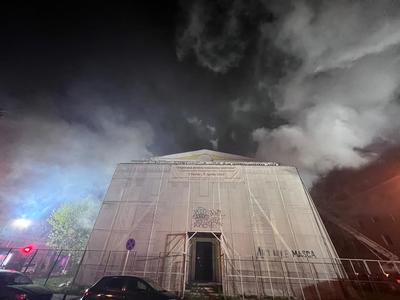 UPDATE - Incendiu produs la Teatrul Masca din Capitală. Clădirea este în curs de reabilitare - FOTO