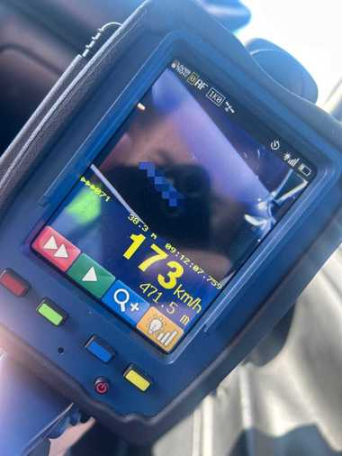Dolj: Şofer prins conducând cu peste 170 de kilometri pe oră, pe drumul expres 12 - FOTO
