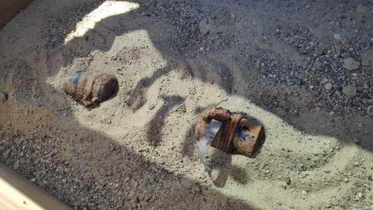 Neamţ: Grenade provenind din Al Doilea Război Mondial, descoperite pe un teren agricol. Muniţia a fost ridicată pentru a fi distrusă în siguranţă
