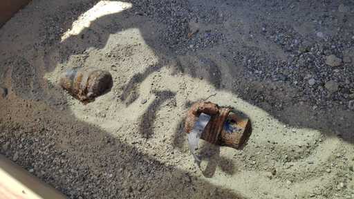 Neamţ: Grenade provenind din Al Doilea Război Mondial, descoperite pe un teren agricol. Muniţia a fost ridicată pentru a fi distrusă în siguranţă
