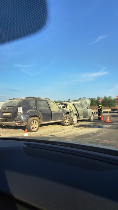 Dâmboviţa: Accident cu cinci maşini, pe autostradă / 8 persoane erau în vehicule şi au refuzat transportul la spital



