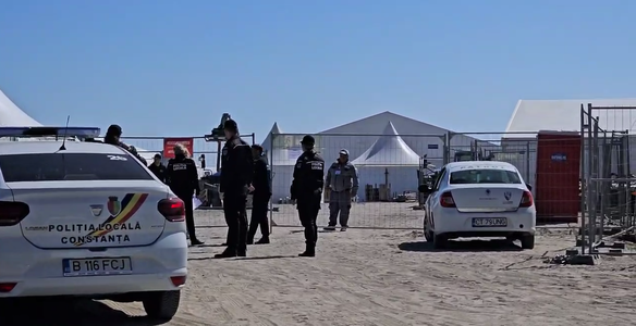 Anchetă a poliţiştilor întrucât organizatorul Festivalului Sunwaves din Mamaia nu ar deţine autorizaţiile şi avizele necesare pentru realizarea unor lucrări de amenajare pe un sector de plajă - VIDEO