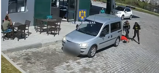 Doi poliţişti din Argeş au salvat viaţa unui bărbat căruia i s-a făcut rău în parcarea unei benzinării / Cei doi l-au văzut când a căzut la pământ, i-au acordat primul ajutor şi au chemat medicii – VIDEO