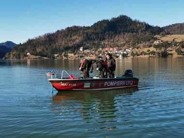 Bistriţa Năsăud - Tânăr de 17 ani, căzut dintr-o barcă pe lacul Colibiţa. Un echipaj de scafandri participă la acţiunea de căutare