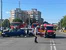 Ambulanţă implicată într-un accident rutier pe o stradă din Craiova / Opt persoane au fost rănite în urma evenimentului
