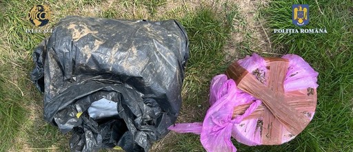 Reţea de traficanţi de droguri destructurată la Oradea / Susbstanţe interzise în valoare de peste 1,8 milioane de euro, descoperite la percheziţii / Traficanţii şi consumatorii comunicau online, iar drogurile erau lăsate în locuri conspirative


