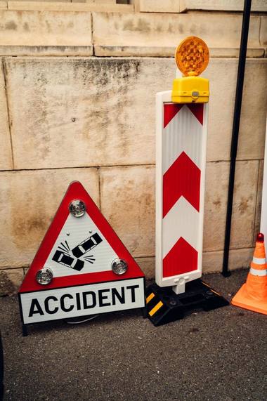 Plan Roşu de Intervenţie în judeţul Tulcea, după un accident în care a fost implicat un autocar cu 20 de persoane şi un TIR