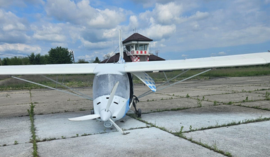 Aterizare forţată a unui avion de la Aeroclubul Caransebeş/ Experienţa pilotului a salvat echipajul de la bord