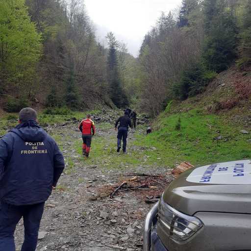 Nouă acţiune de recuperare a unor cetăţeni ucraineni din munţii Maramureşului. Este vorba despre doi tineri extenuaţi care nu mai au provizii şi nu se pot orienta