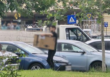 Bucureşti: Bărbat care a procurat din Spania 6 kilograme de canabis şi le-a adus în ţară într-un colet, reţinut după ce a fost prins în flagrant delict