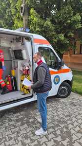 Un primar din Timiş a fost lovit în cap cu o sticlă în urma unor neînţelegeri legate de o păşune/ A intervenit un echipaj medical