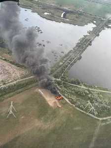 UPDATE - Galaţi: Incendiu la anvelope, în localitatea Şendreni/ S-a emis mesaj RO-Alert din cauza degajărilor mari de fum/ Incendiul, stins/ Focul ar fi fost provocat intenţionat - FOTO, VIDEO